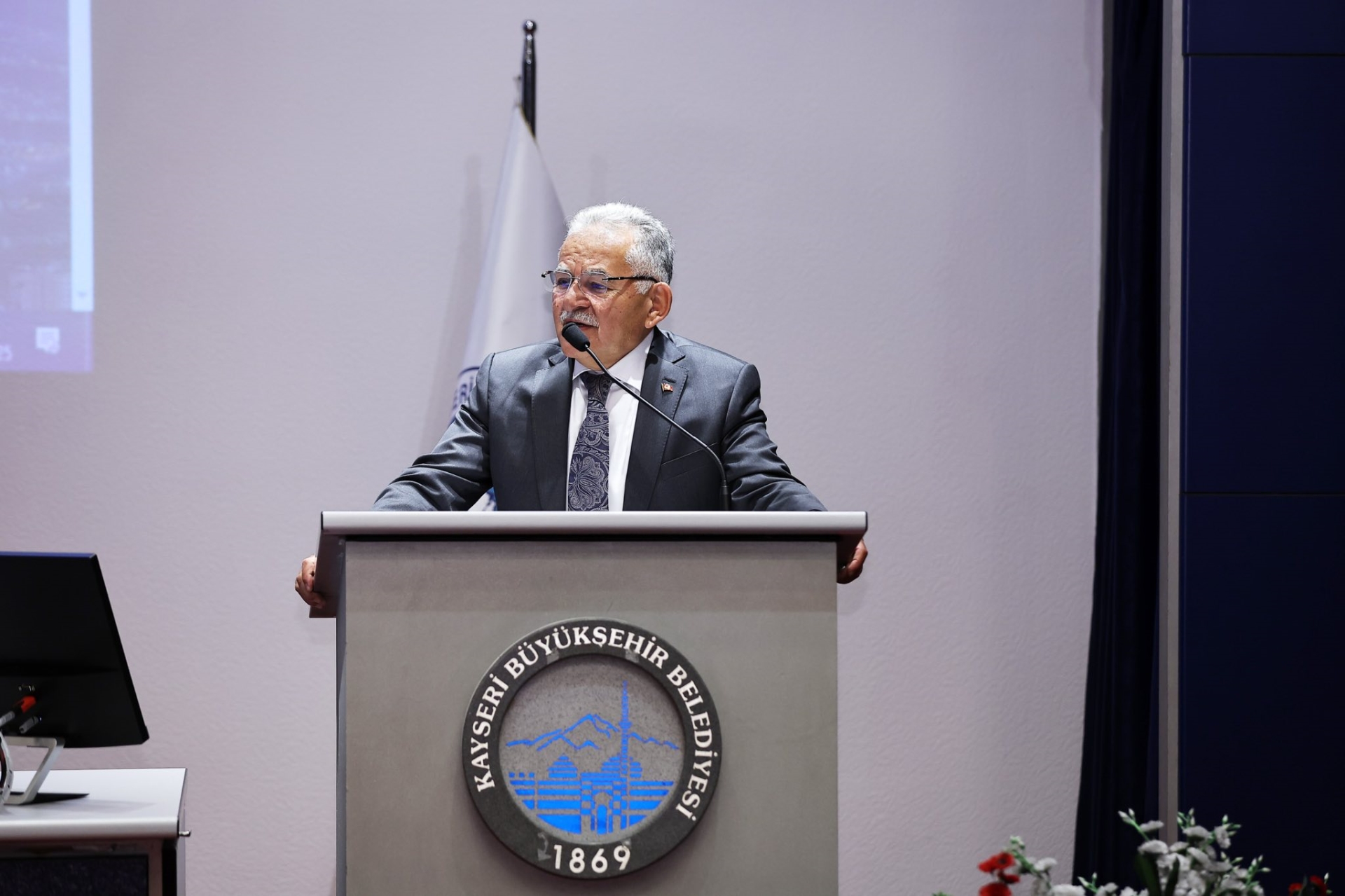 Kayseri’yi Geleceğe Hazırlayan Başkan Büyükkılıç, Kent Konseyi’nde Projelerini Anlattı
