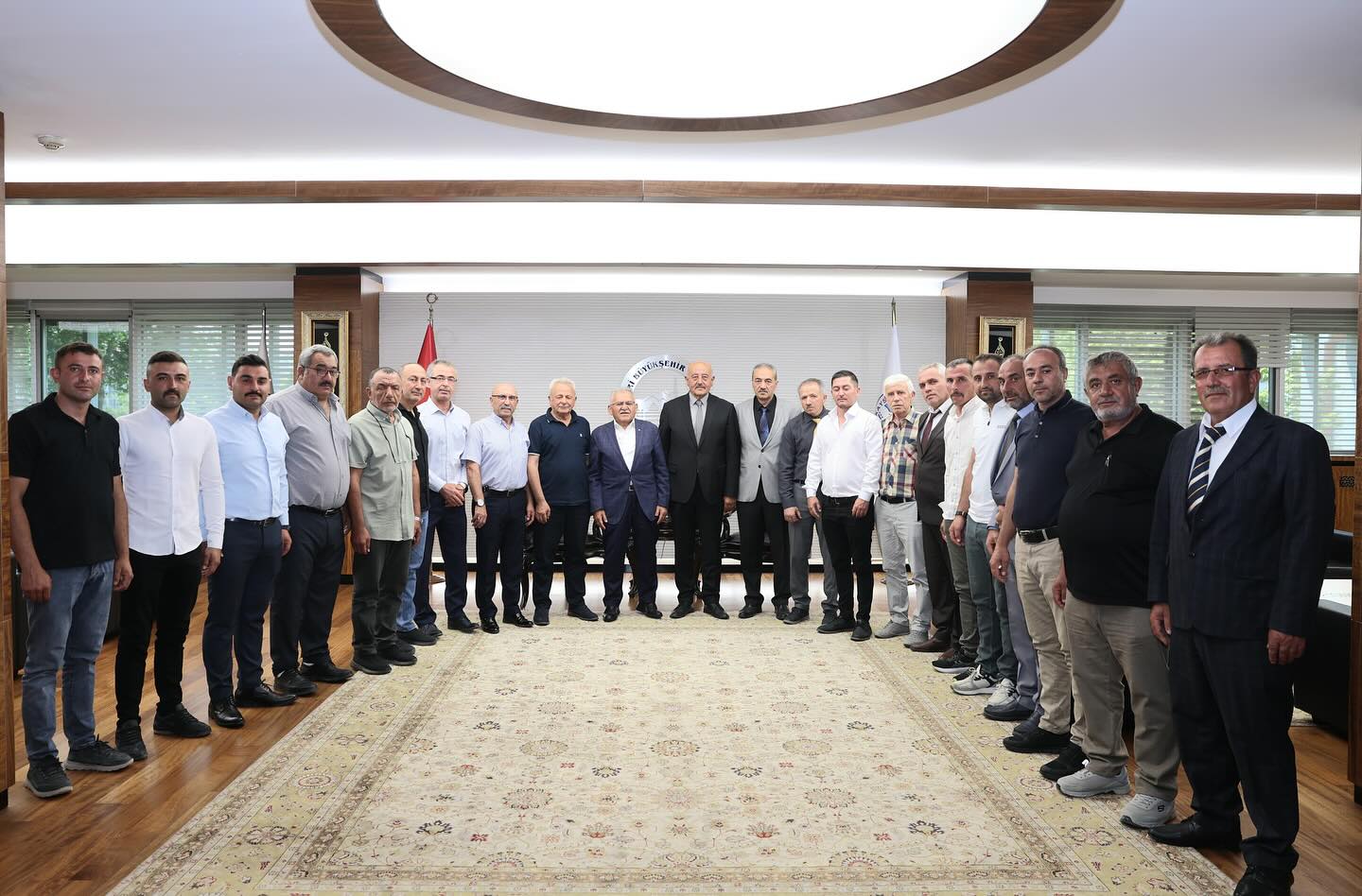 Başkan Büyükkılıç’a, Özvatan Heyetinden “Hizmet” Teşekkürü