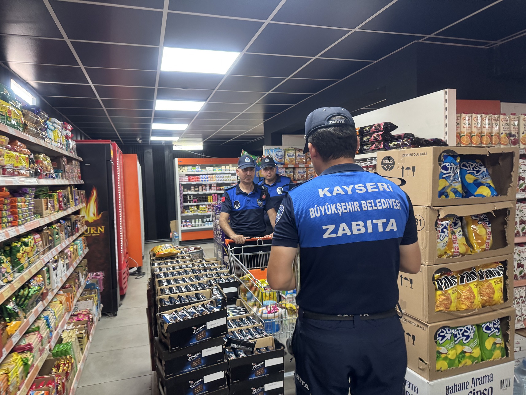 Kayseri Büyükşehir Zabıta’dan Marketlere Sıkı Denetim