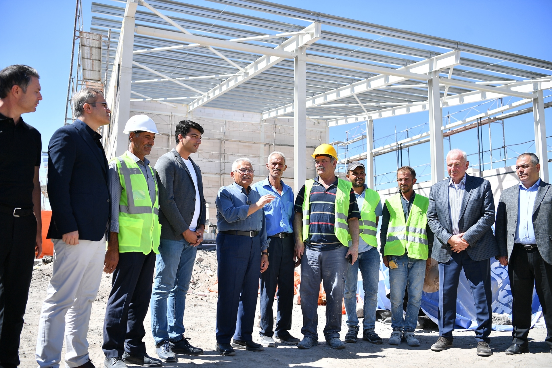 Başkan Büyükkılıç'tan Eğribucak’taki Yeni İtfaiye Binasının İnşaatına Yerinde İnceleme
