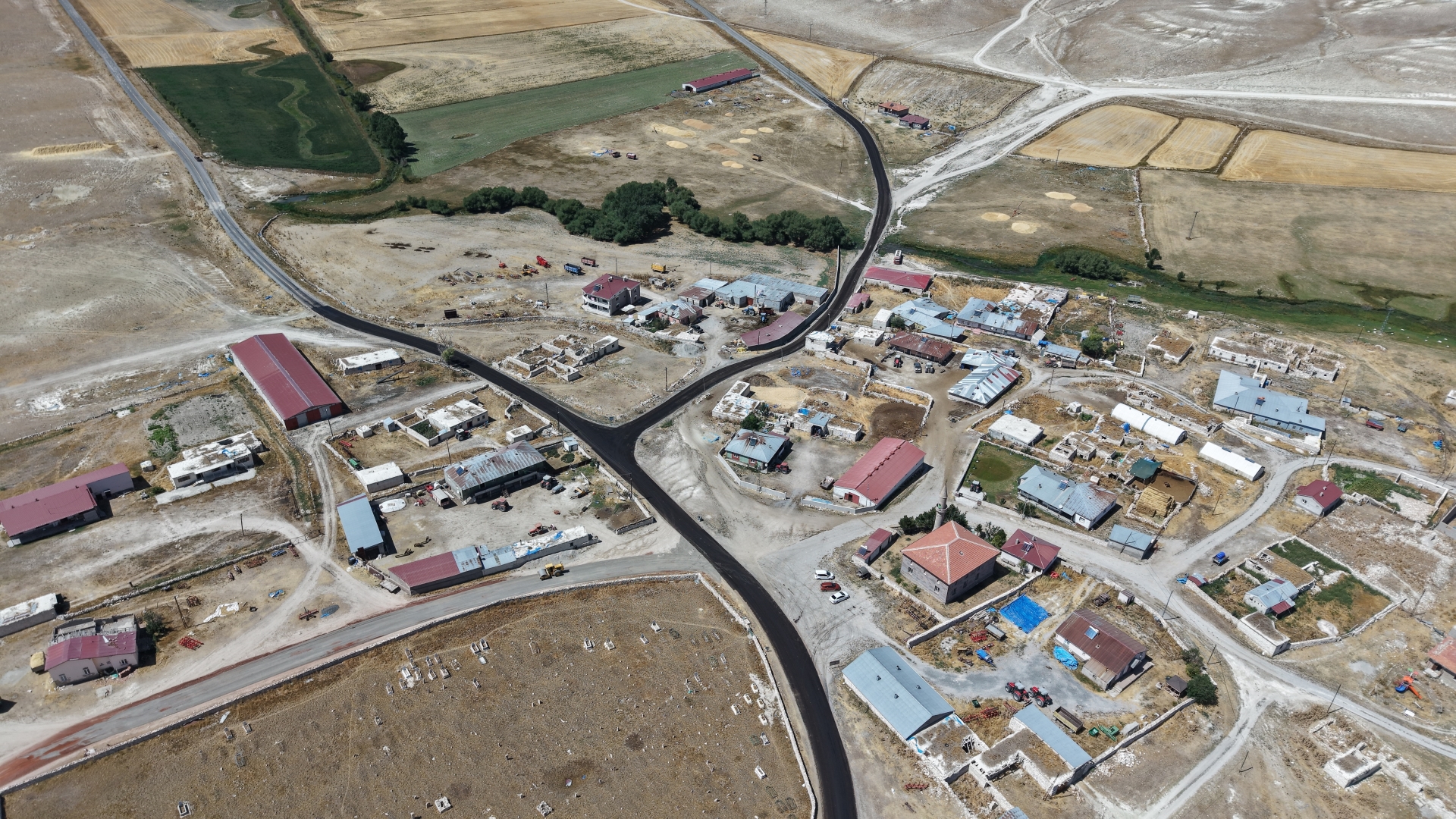 Büyükşehir, Pınarbaşı Kırsalındaki 26 Kilometrelik Yolu 110 Milyon TL Yatırımla Konforlu ve Güvenli Hale Getirdi