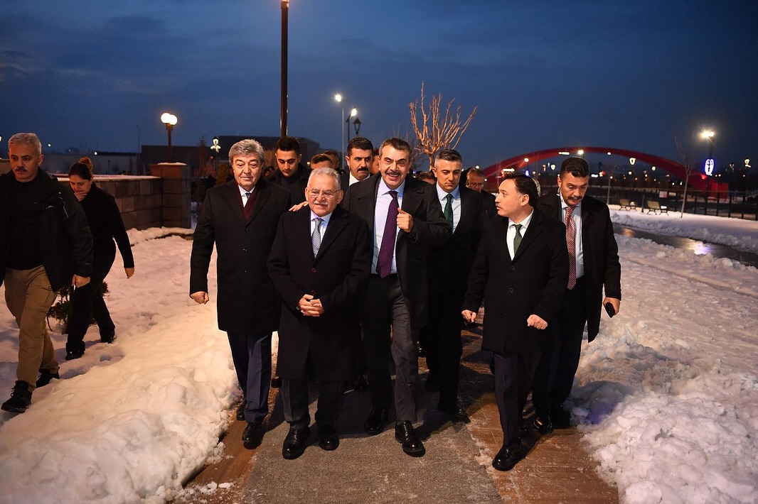 Bakan Tekin ve Başkan Büyükkılıç, Mutfak Sanatları Merkezi’nde: Gastronomi Övgüsü