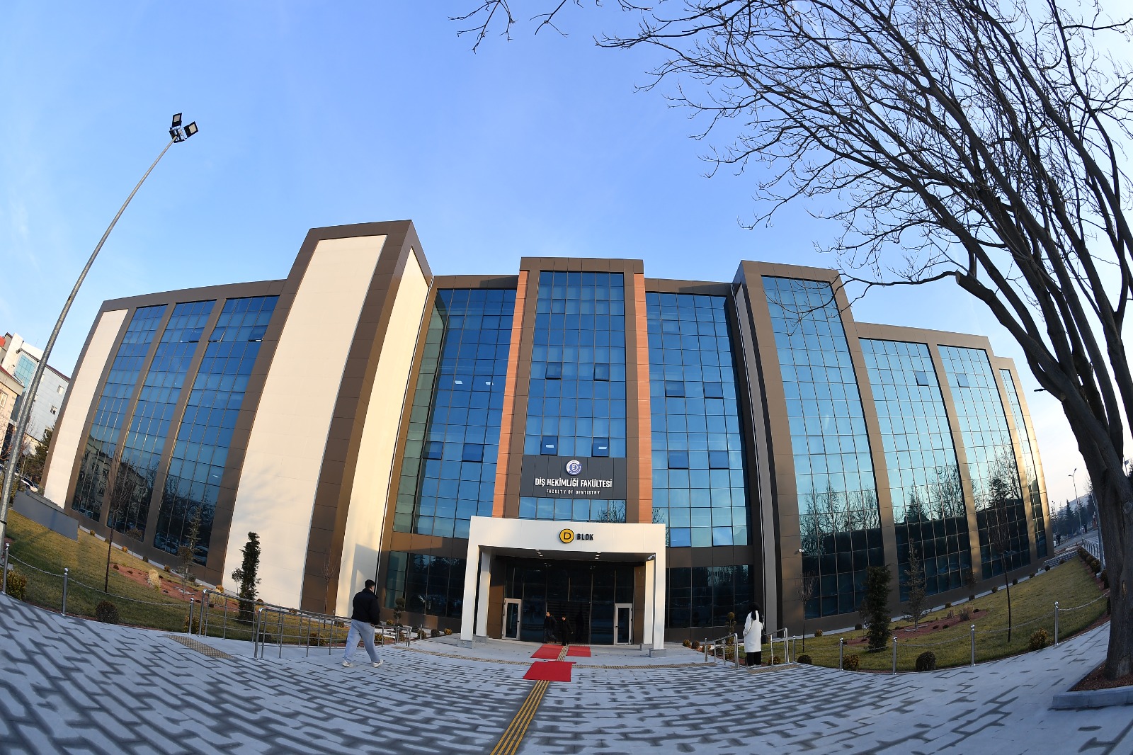 Büyükkılıç’tan Erü’de Açılışı Yapılan Diş Hastanesi Ek Binasına Okuma Salonu Hediyesi