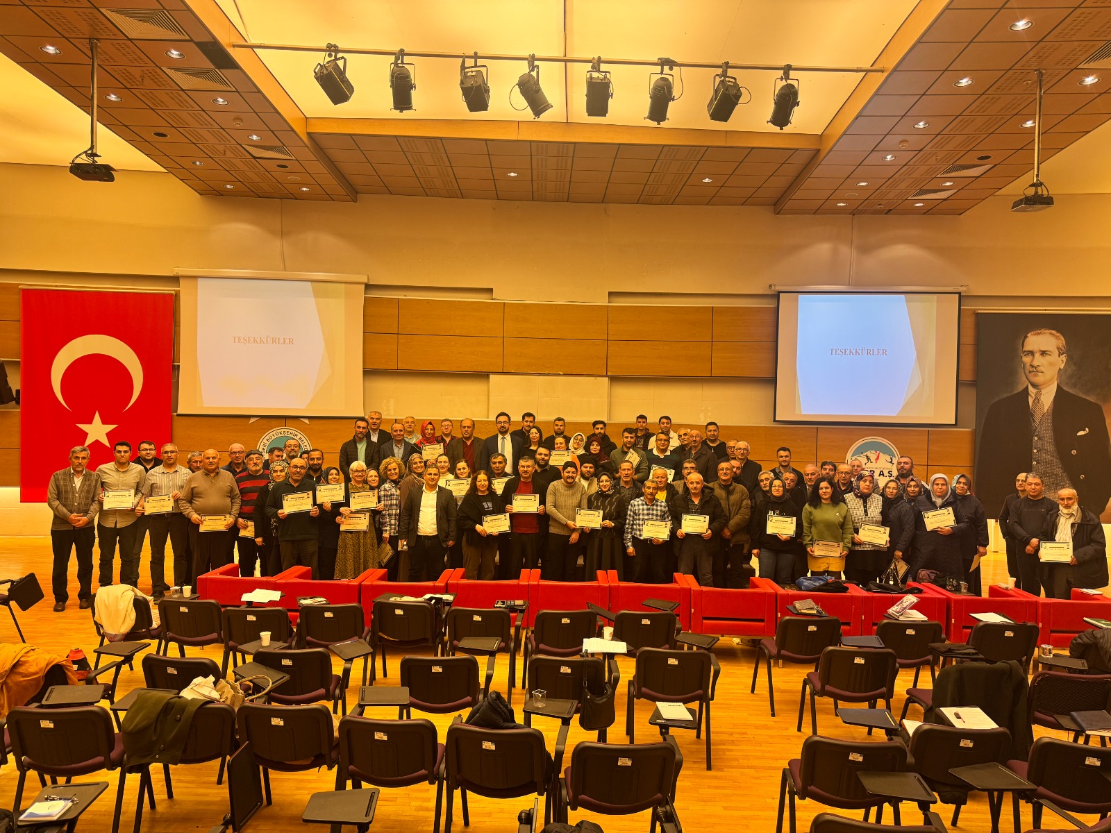 Büyükşehir, Organik Tarım Eğitimi Alan Kursiyerlere Sertifikalarını Verdi