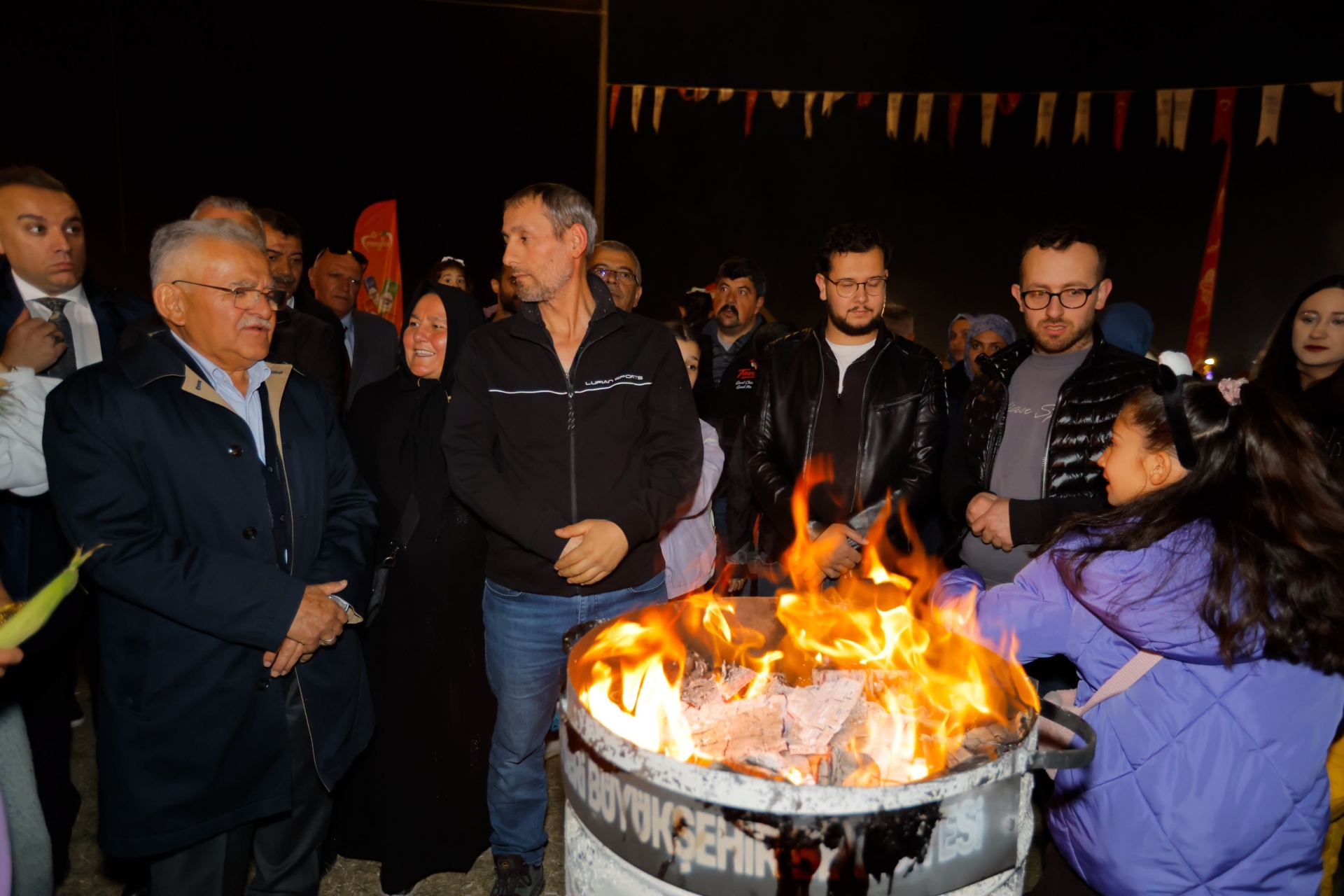 Başkan Büyükkılıç, Havai Fişek Gösterisini Kayserililerle Birlikte İzledi