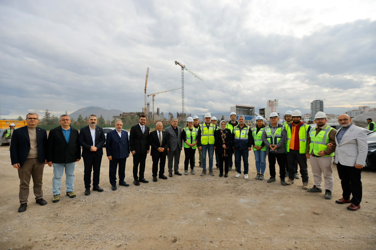 Başkan Büyükkılıç, Kartal Katlı Kavşağı Projesi'ni Milletvekilleriyle İnceledi