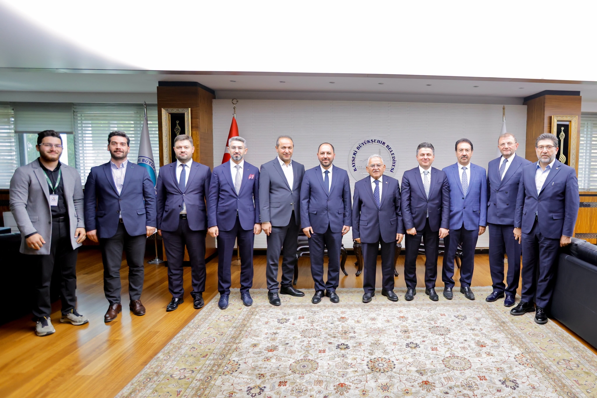 Başkan Büyükkılıç, Yeşilay Heyetini Kabul Etti: “Her Daim Yeşilay’ımızın Yanındayız”