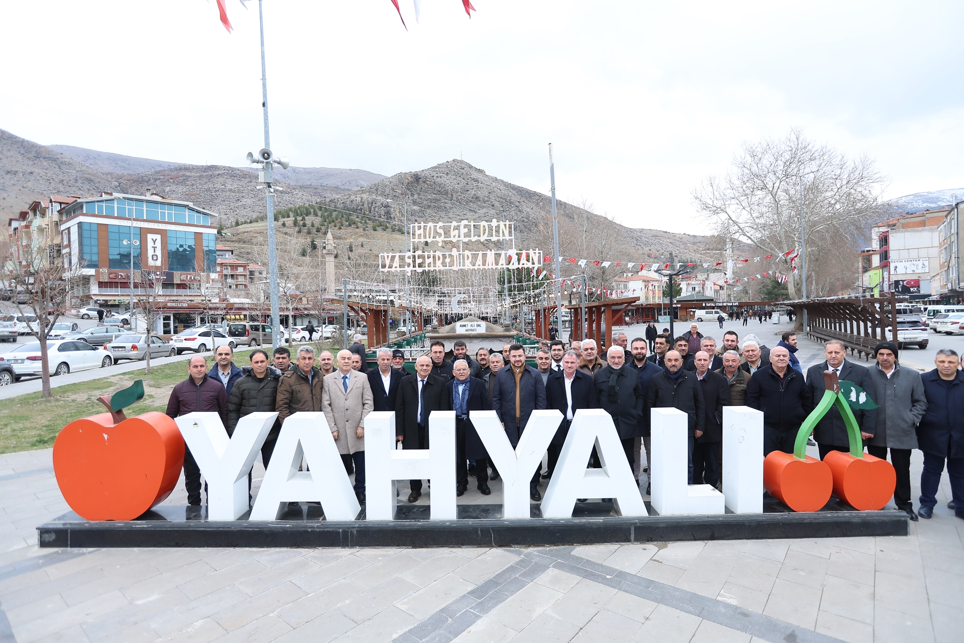 Başkan Büyükkılıç’tan Yahyalı ve Yeşilhisar’a Ramazan Ayı Ziyaretleri: Gece Gündüz Demeden…