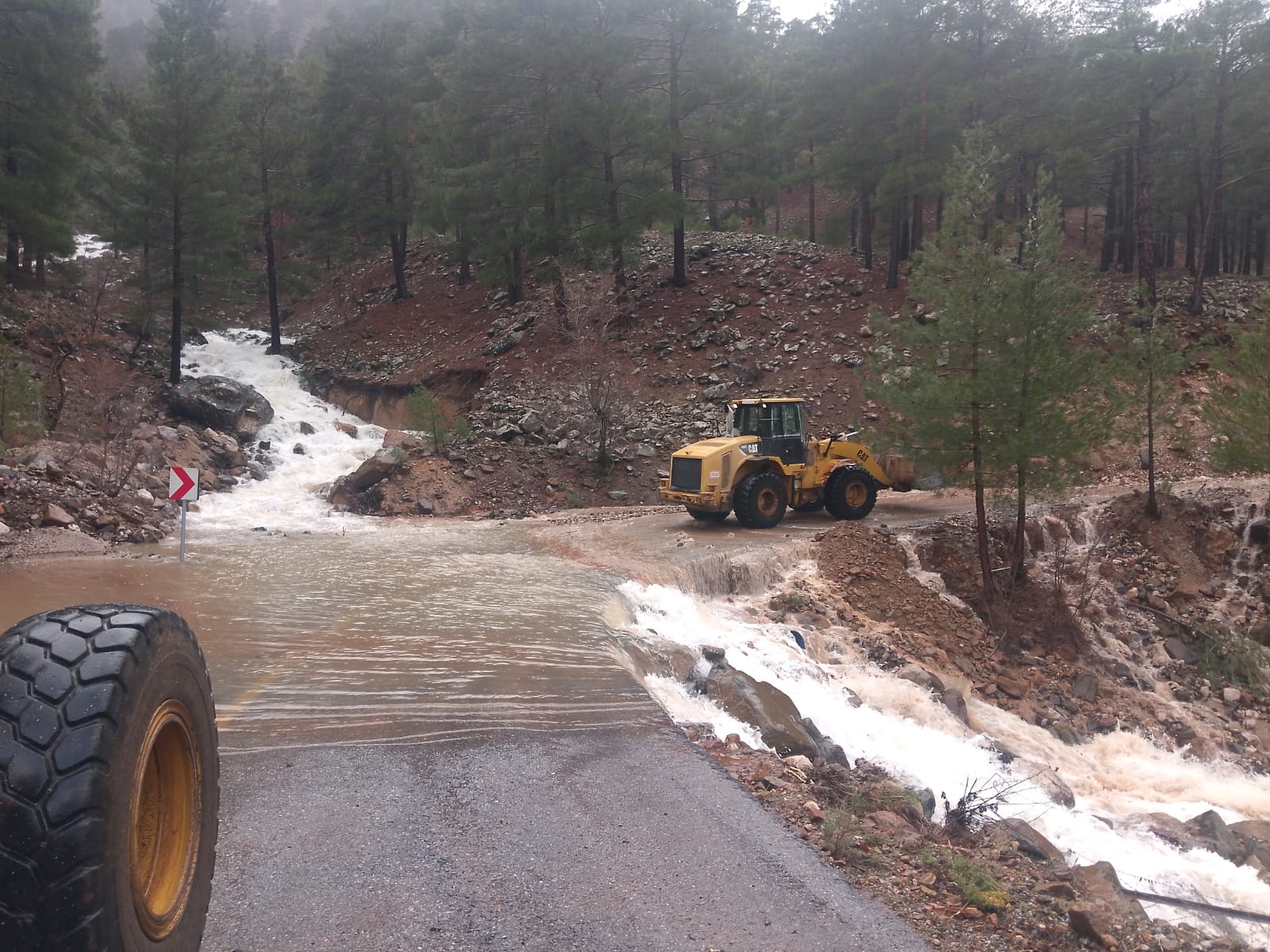 Kayseri Büyükşehir’den Yoğun Mesai: Sel, Heyelan ve Kar Yağışına Karşı Sahada 7/24 Müdahale