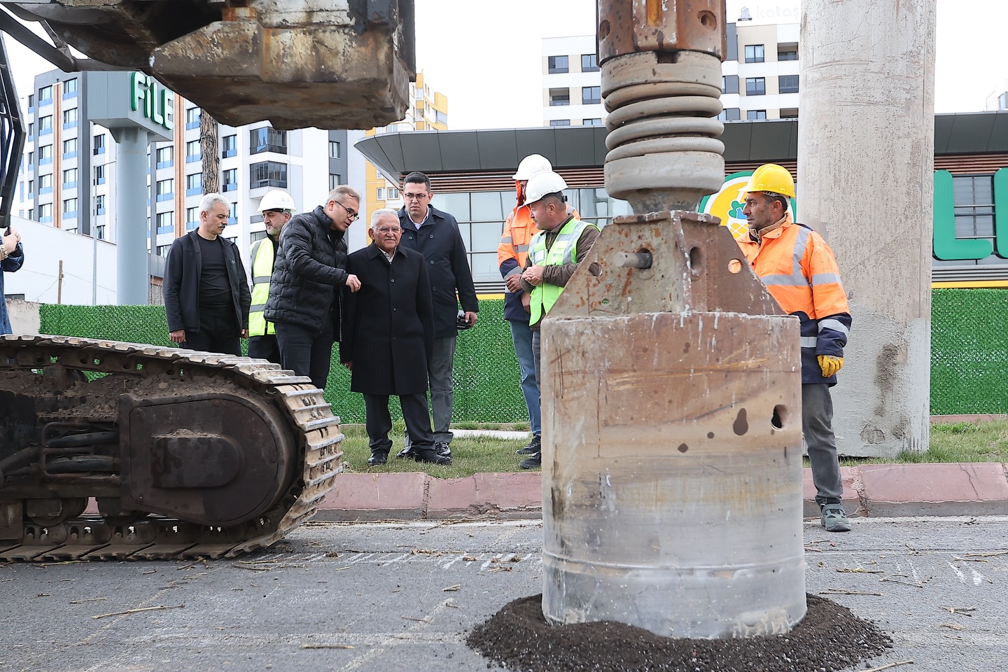 Başkan Büyükkılıç, Kartal Katlı Kavşağı Projesini Sahada İnceledi