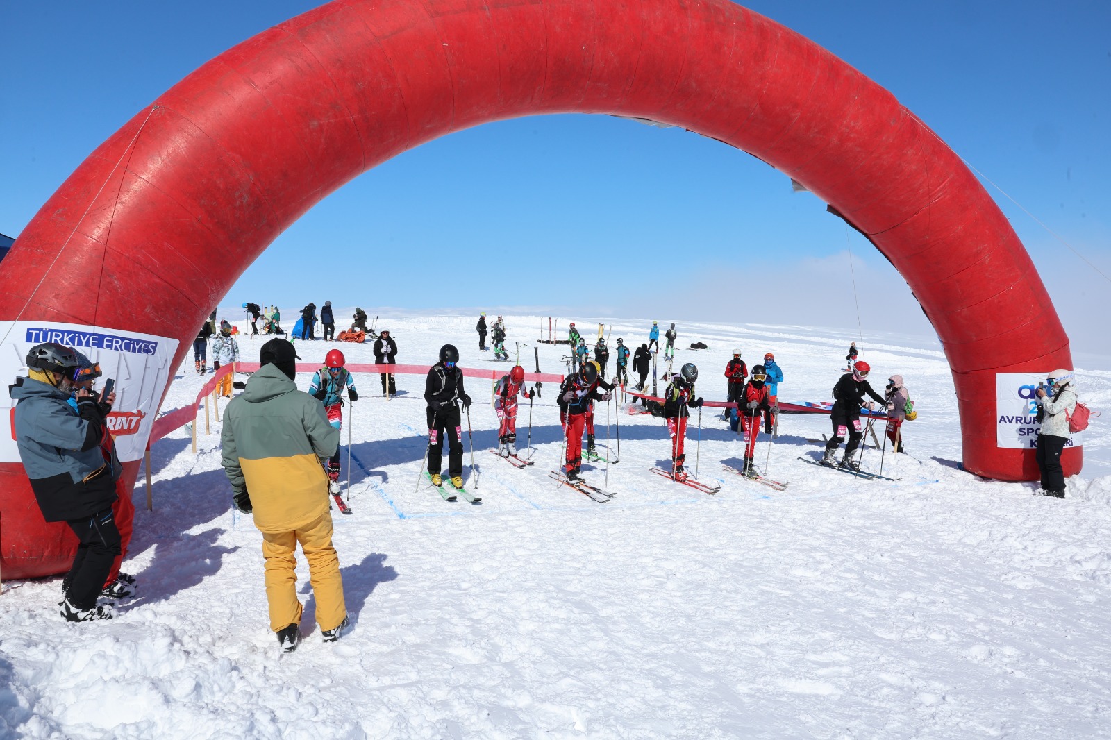 Büyükşehir İle Zirvede Büyük Final: Uluslararası Erciyes Dağ Kayağı Yarışları Sona Erdi