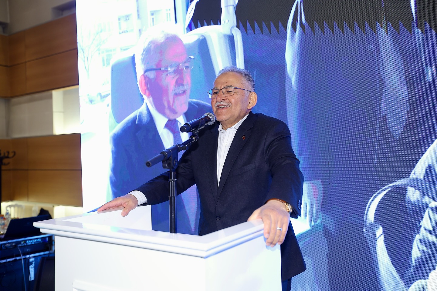 Genç Dostu Başkan Büyükkılıç, Gençlerle İftar Sofrasında Buluştu