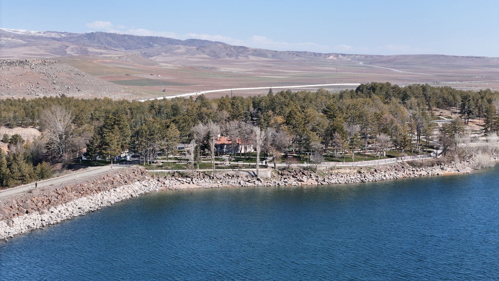 Yenilenen Yüzüyle Sarımsaklı Barajı Mesire Alanı, Bayramda Vatandaşların Ziyaretini Bekliyor
