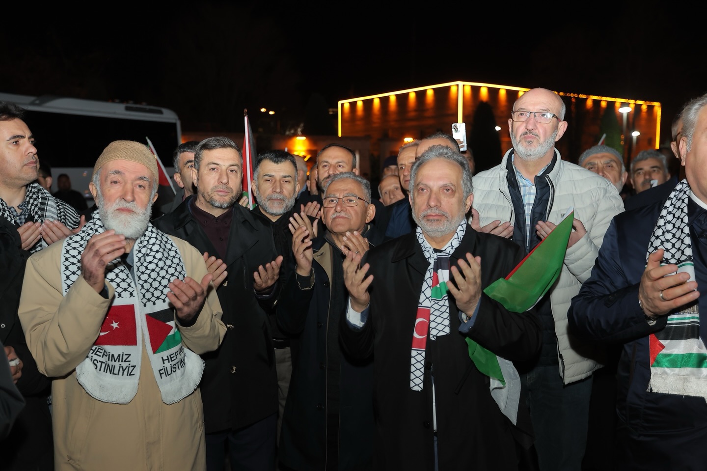 Başkan Büyükkılıç, Filistin Yürüyüşünde Kayserililerle Omuz Omuza