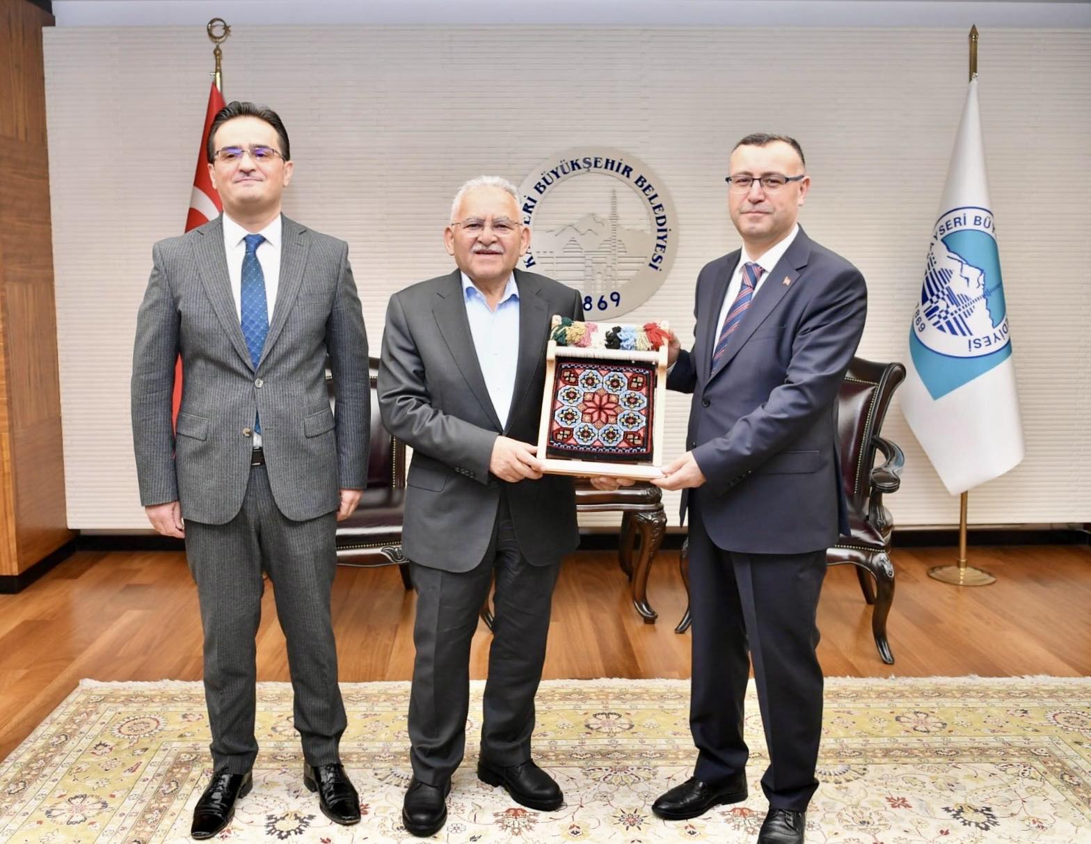 Başkan Büyükkılıç’a “Ziyaret” Yoğunluğu