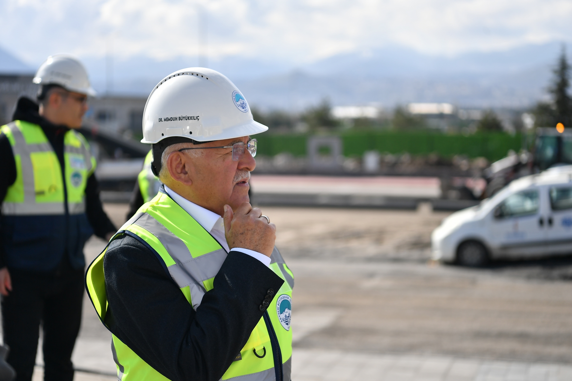 Başkan Büyükkılıç’tan Kartal Katlı Kavşağı ve Bağlantı Yolları Projesi’nde Pazar Mesaisi