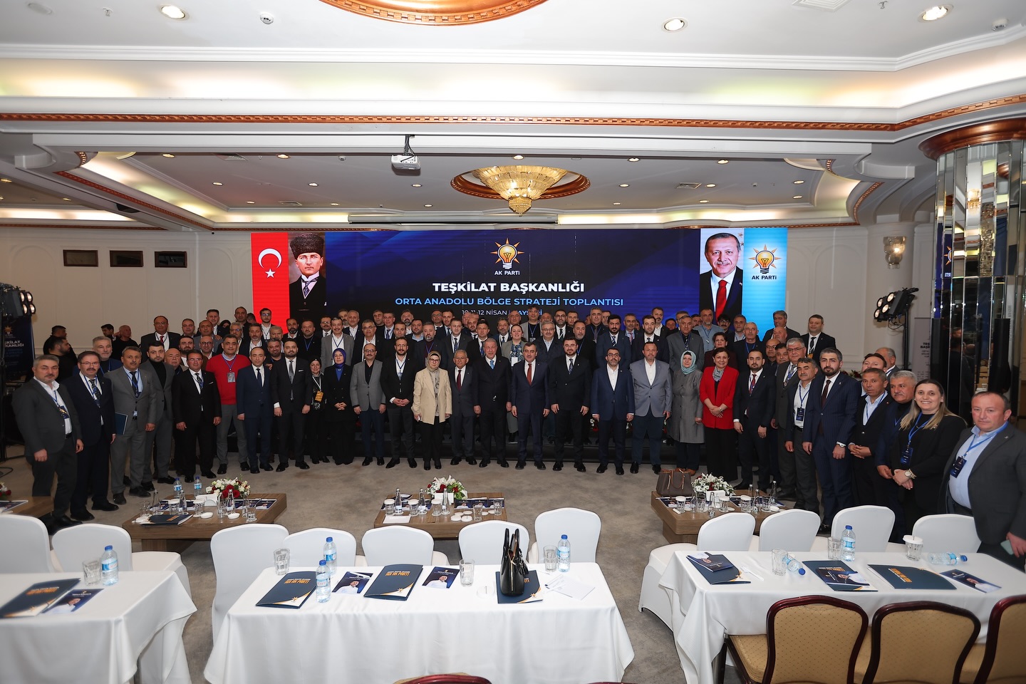 Başkan Büyükkılıç’tan Strateji Toplantısı’nda “Birlik, Hizmet ve Kayseri Modeli” Mesajı