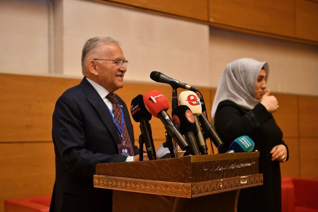 Afetlerde Engellilik Çalıştayı’nda Konuşan Başkan Büyükkılıç: “Türkiye’de Bir İlke İmza Atılıyor”