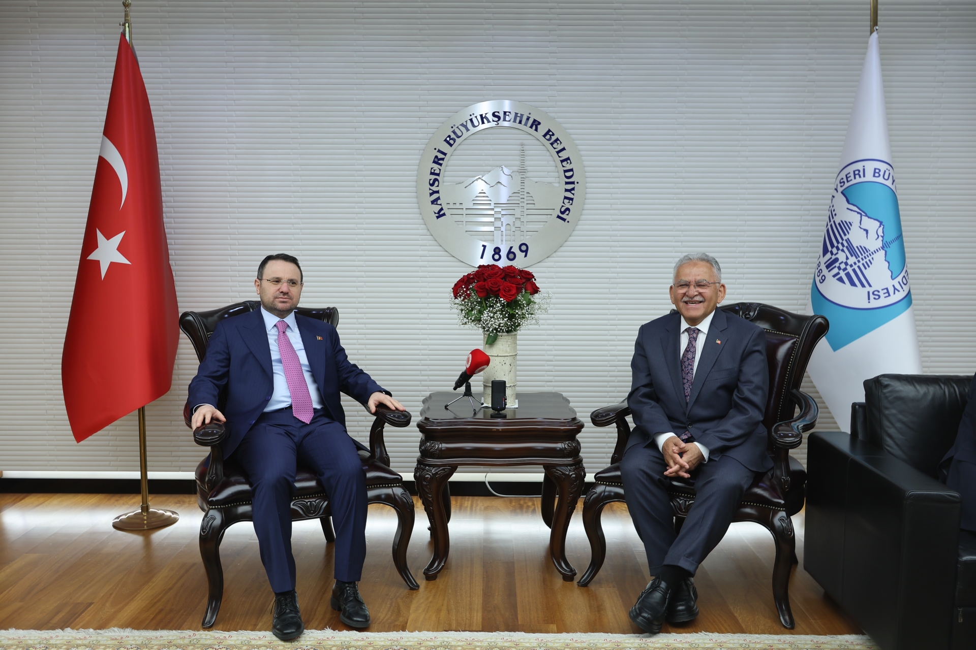 Başkan Büyükkılıç, Bakan Gürlek’i Ağırladı: “Kayseri, Bir Cazibe Merkezi”