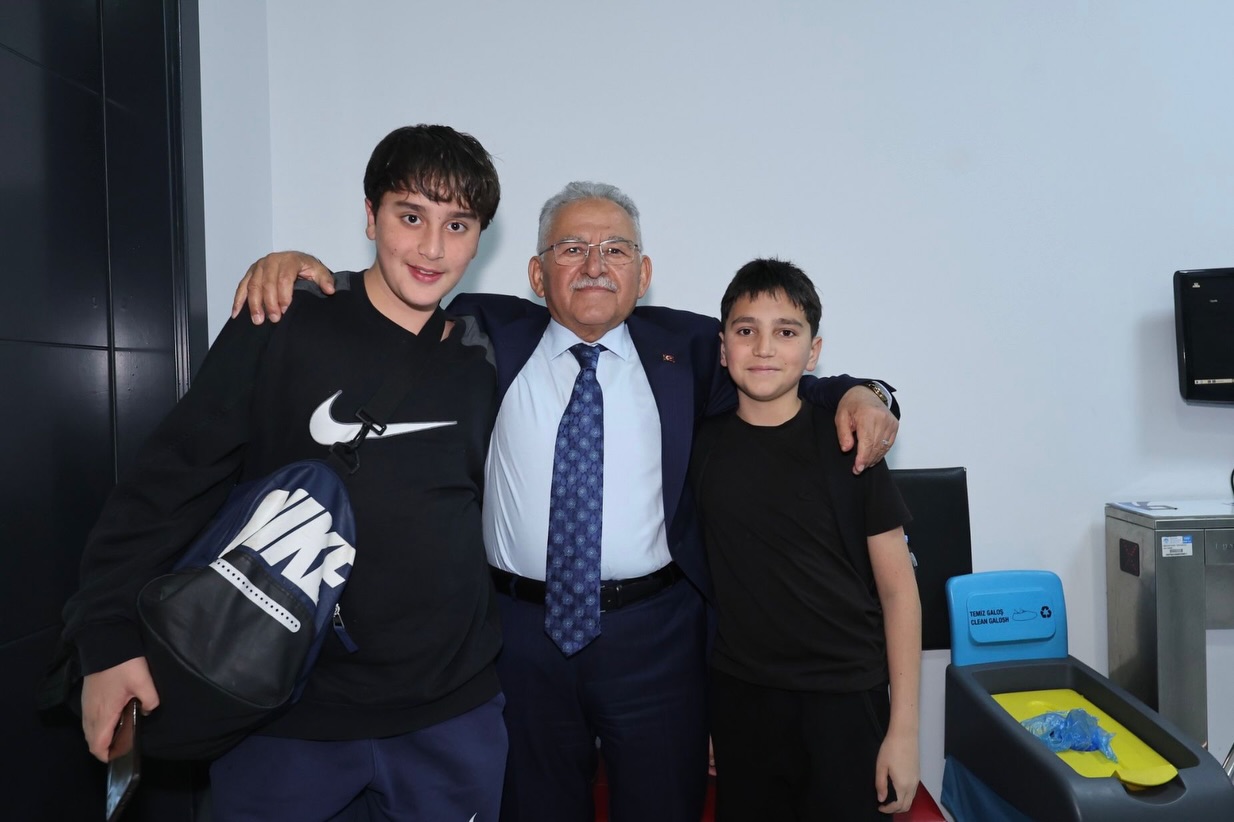 Başkan Büyükkılıç, Köşk Sosyal Yaşam Merkezi’nde Vatandaşlarla Buluştu