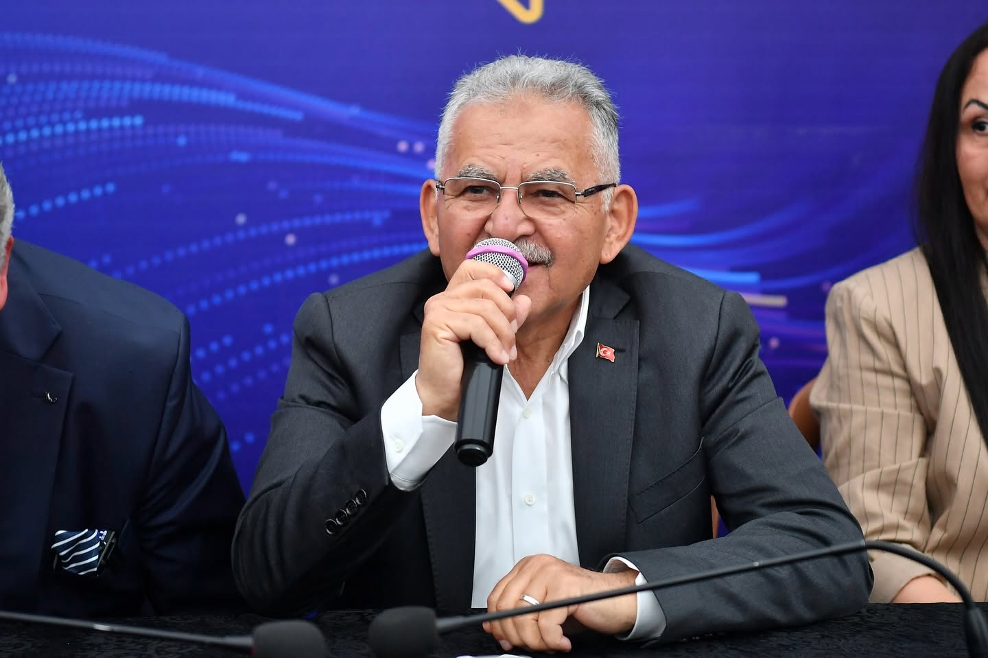 Başkan Büyükkılıç, Melikgazili Vatandaşlarla Buluştu