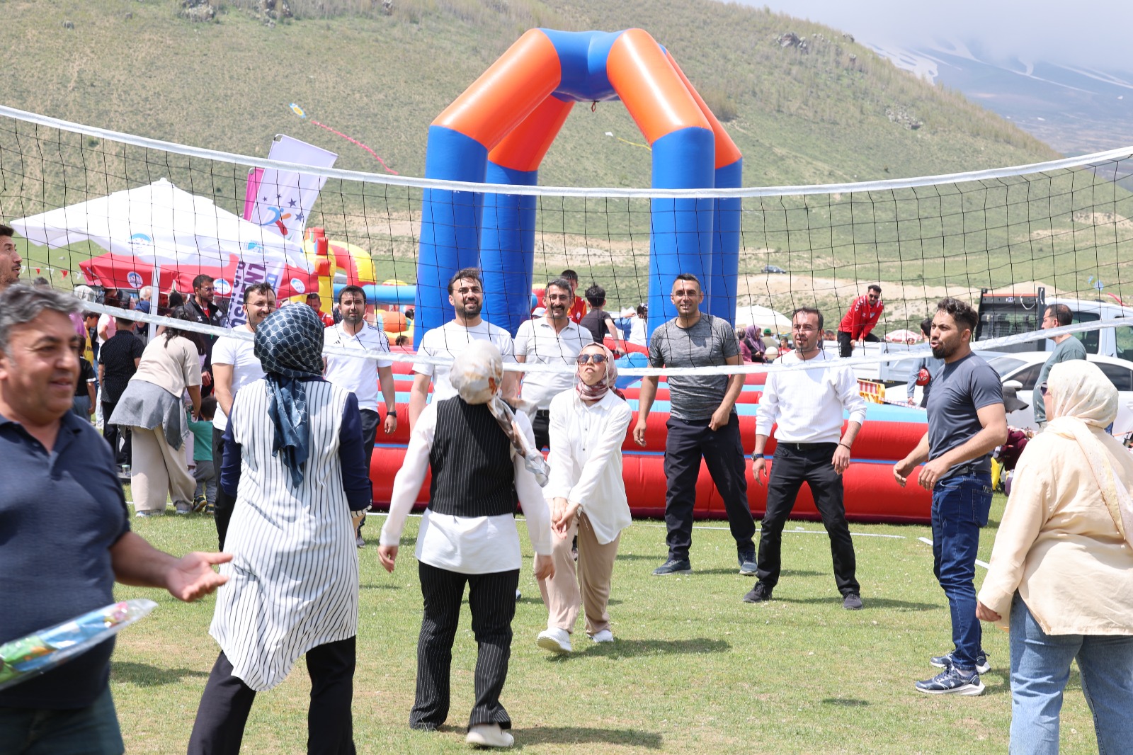 Gökyüzünün En Renkli Buluşması Develi Beleşme Yaylası'nda Gerçekleşti