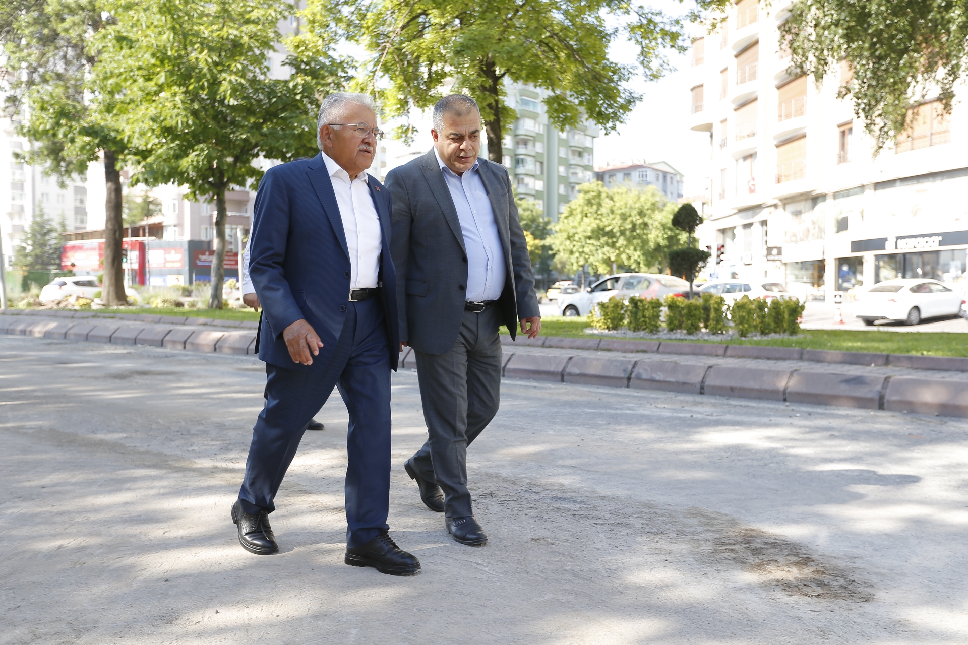 Başkan Büyükkılıç, Güne Sahada Başladı: Altyapı ve Üstyapı Eş Zamanlı Yenileniyor