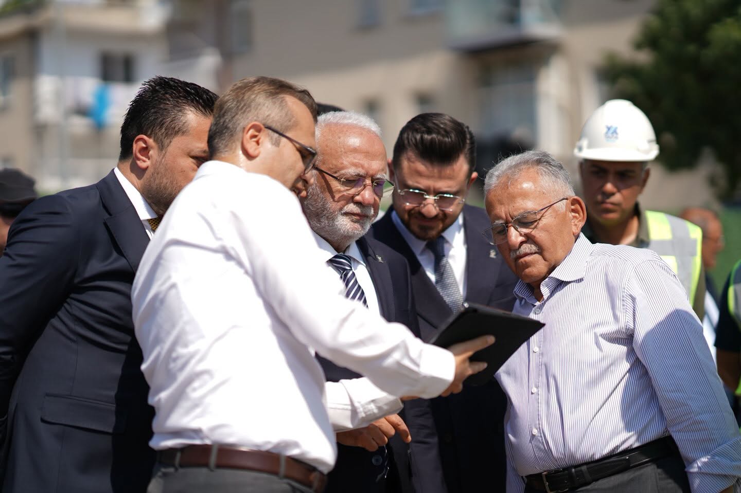Büyükkılıç ve Elitaş, Kartal Katlı Kavşağı'ndaki Çalışmaları Yerinde İnceledi