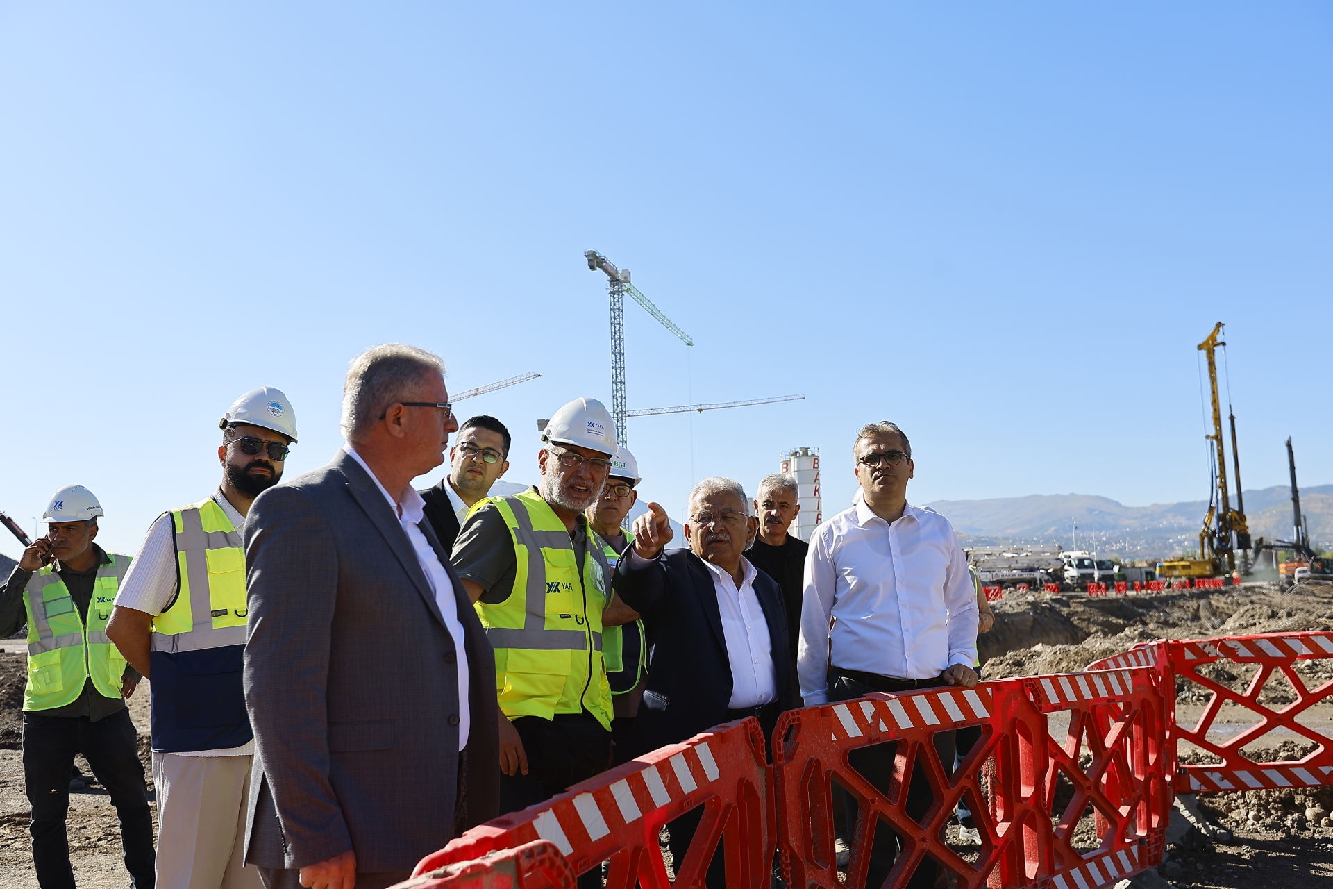 Kartal Kavşağı’nda İncelemelerde Bulunan Büyükkılıç: “Yüzde 40’ların Üzerine Çıkmış Durumdayız”
