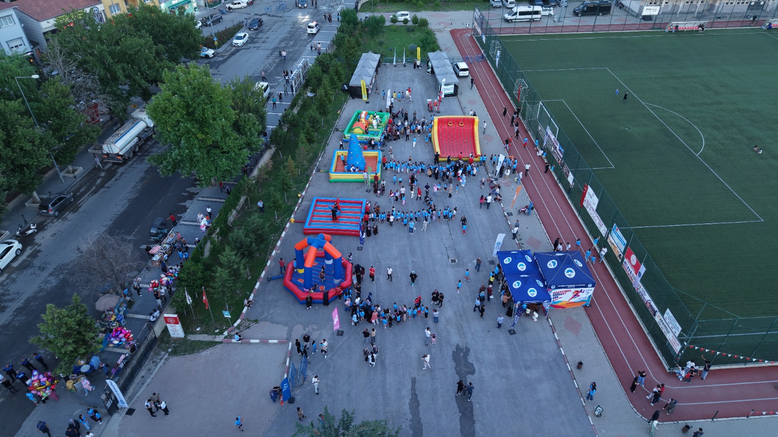 Büyükşehir Belediyesi Spor A.Ş., Âşık Seyrani Festivali'nde Miniklerin Neşesine Ortak Oldu