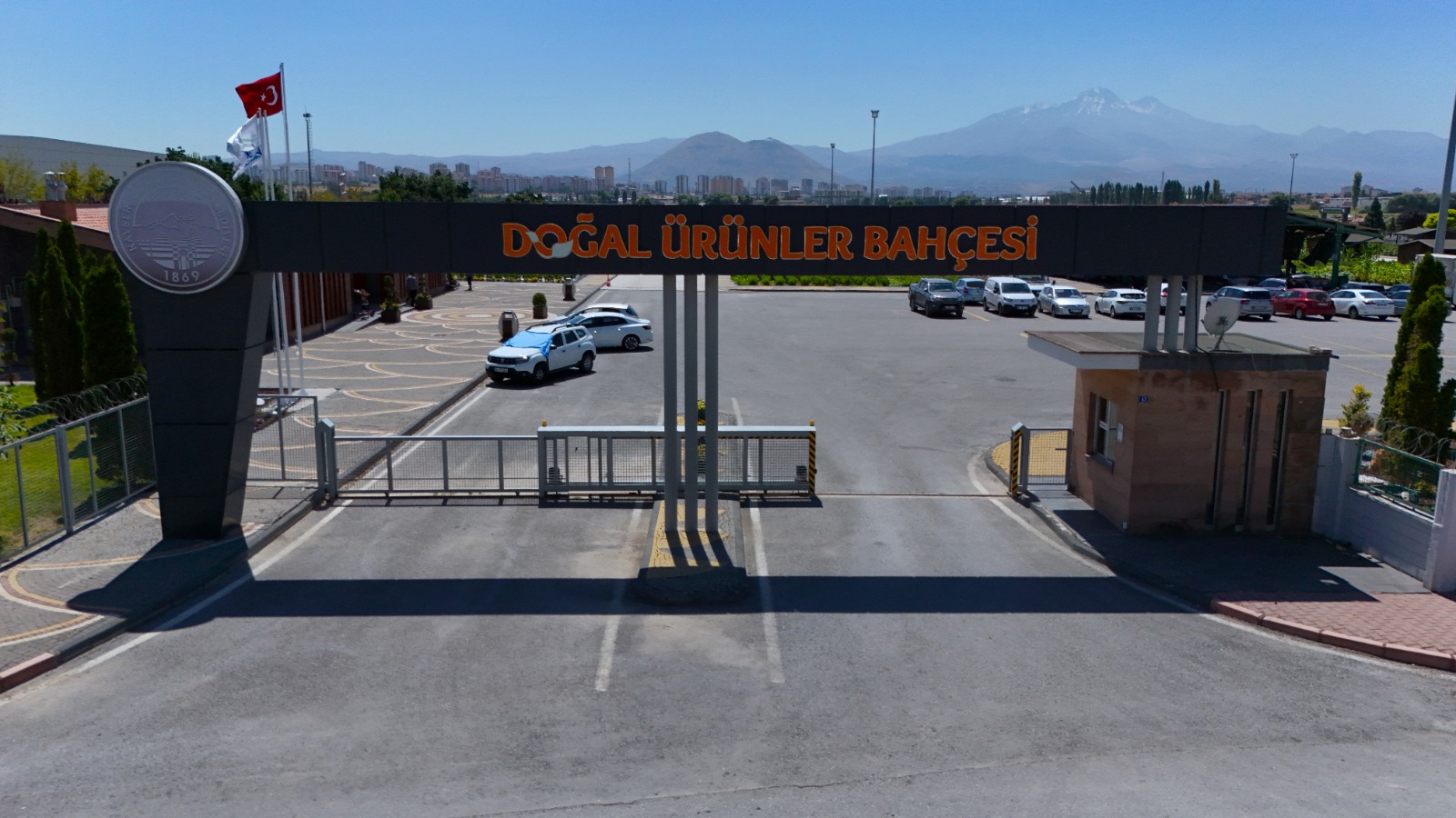 Büyükşehir’in Doğal Ürünler Bahçesi Pazarı, Organik Gıdayı Vatandaşlara Sunmaya Devam Ediyor