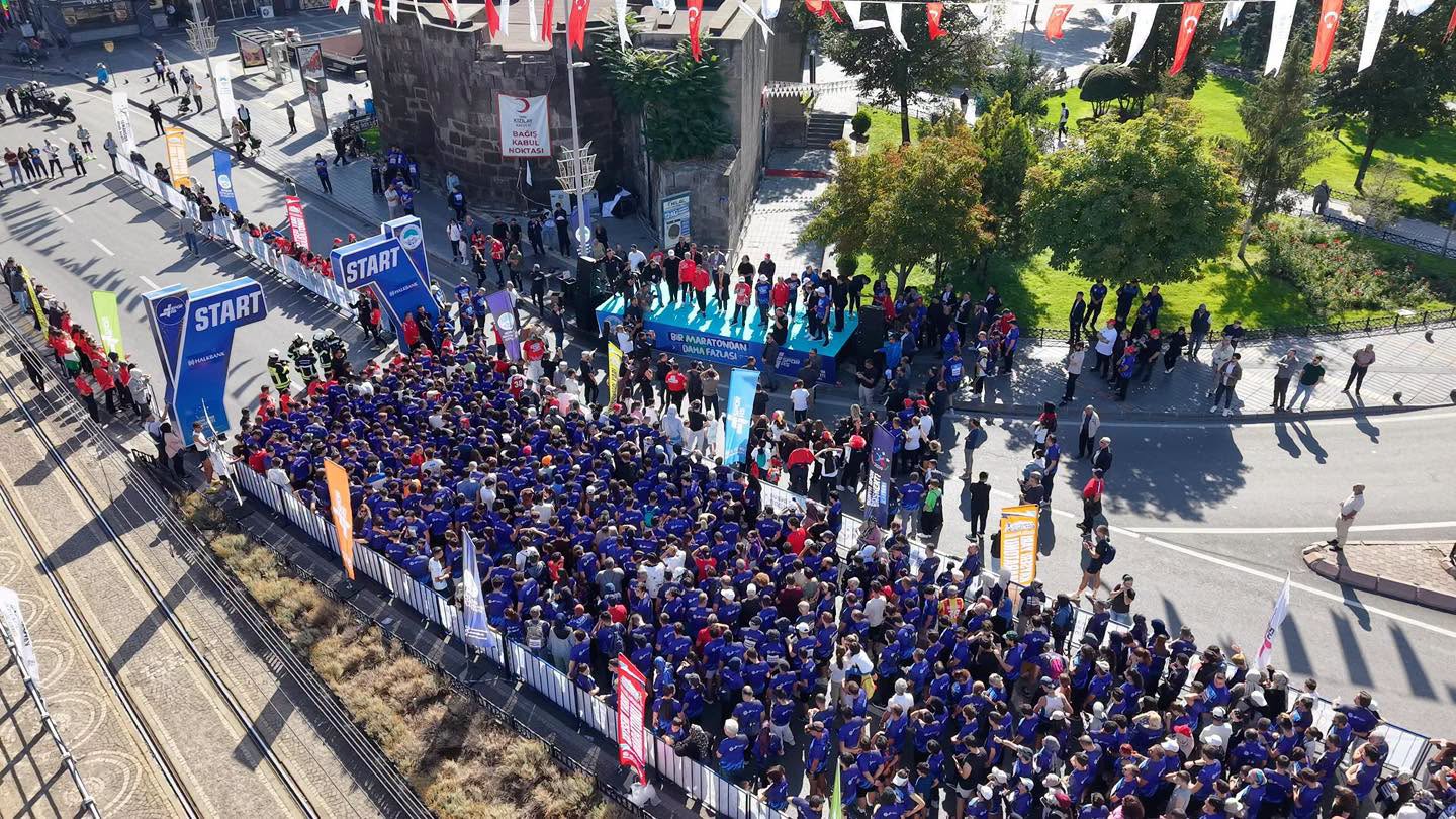 6. Uluslararası Kayseri Yarı Maratonu Büyük Bir Heyecan ve Coşkuyla Koşuldu