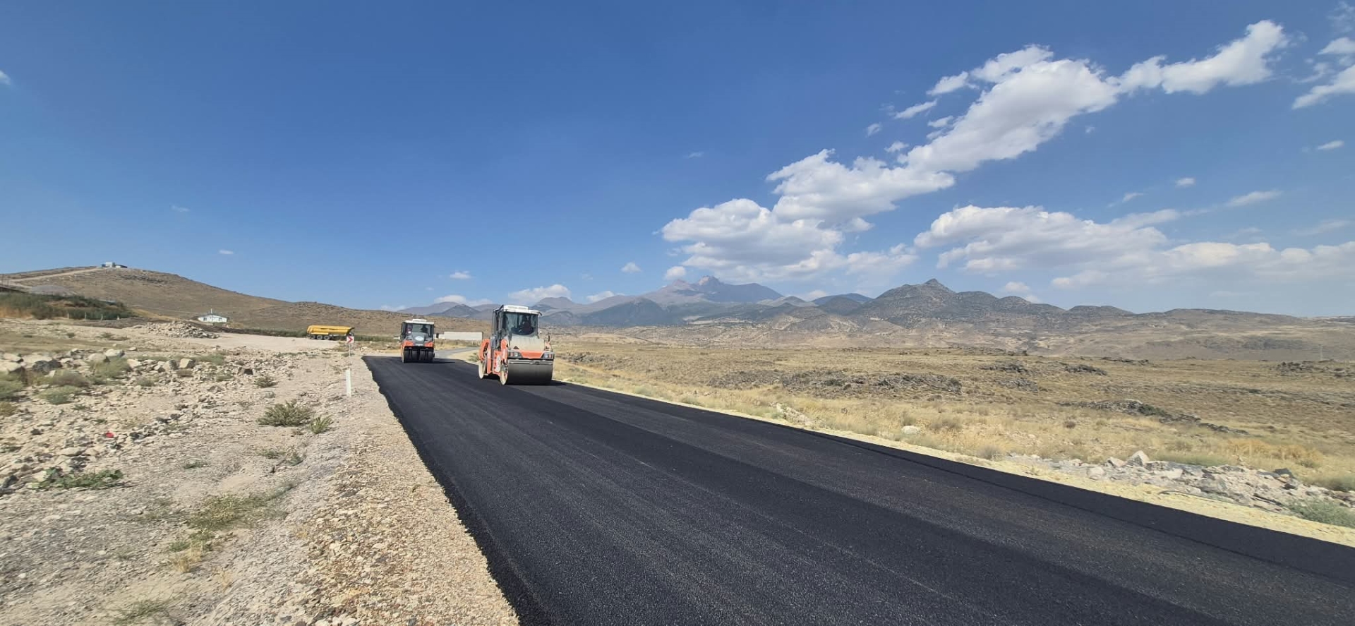 Büyükşehir’den Develi İlçesinde 8 Kırsal Mahallenin Ulaşım Konforunu Arttıracak Yatırımlar