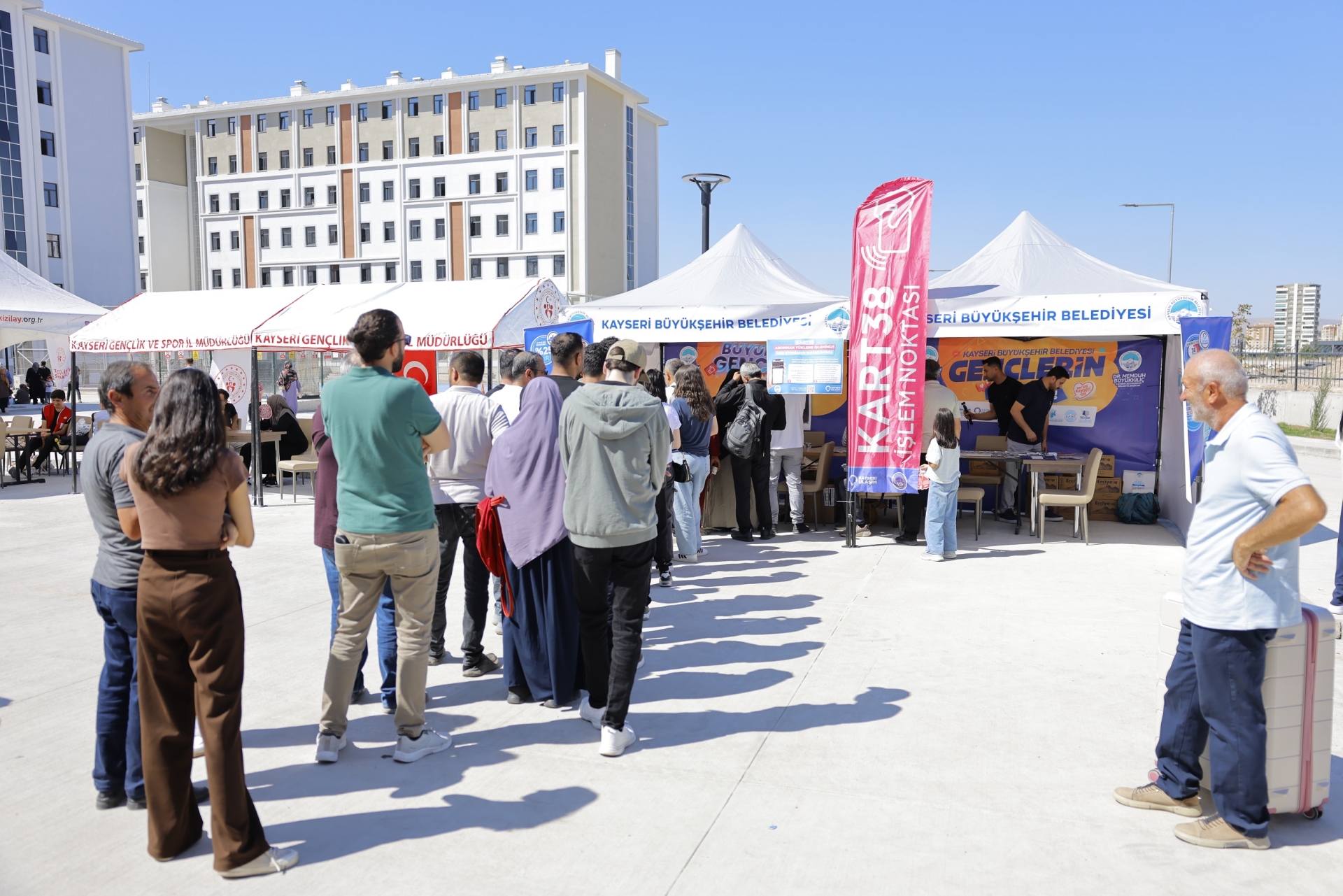 Kayseri Büyükşehir’den Kente Yeni Gelen Üniversitelilere Sıcak Karşılama