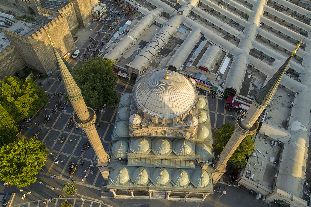 Cumhuriyet Meydanı Bürüngüz Camii
