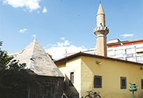 Şeyh Tennuri Camisi, Türbe ve Çeşmesi
