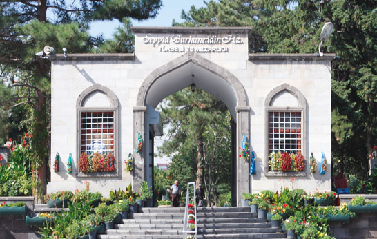 Seyid Burhanettin Mezarlığı ve Türbesi