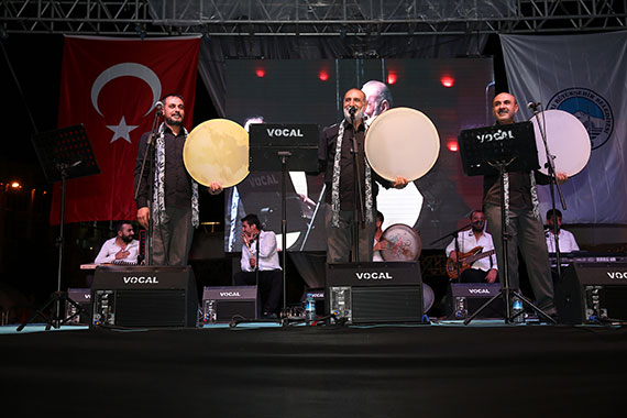 Kardeşlik Türküleri ile Demokrasi Nöbeti